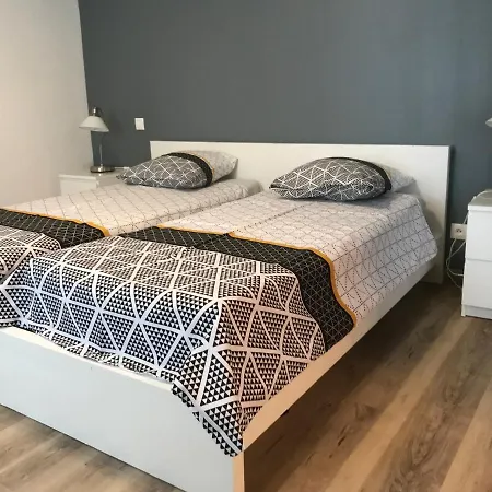- Appart Orchidée - Coeur De - - Soirée étape Vrp - Capacité 1 à 4 Personnes - Accès Piscine Et Jardin Appartement *