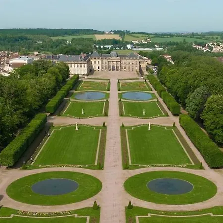 - Appart Orchidée - Coeur De - - Soirée étape Vrp - Capacité 1 à 4 Personnes - Accès Piscine Et Jardin Appartement Lunéville